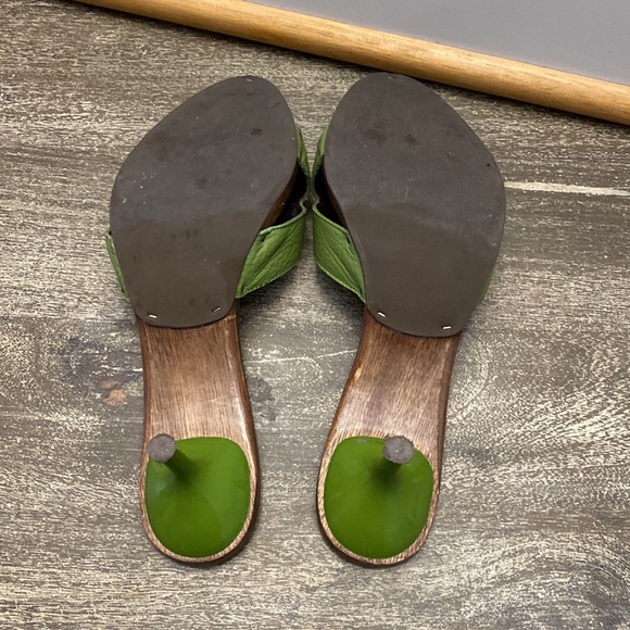 Lite green slip on sandals super cute with a pair of jeans shirt or skirt - Picture 5 of 6